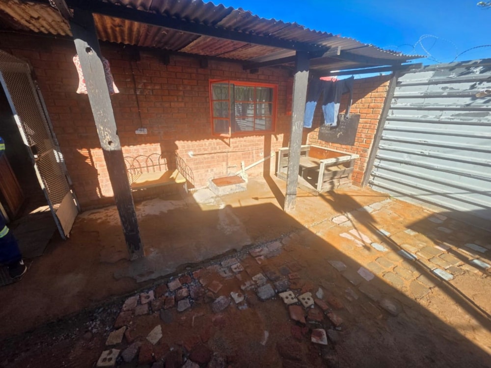 House for sale in Roodepan - 1KJ1711305 House for sale in Roodepan - 1KJ1711305