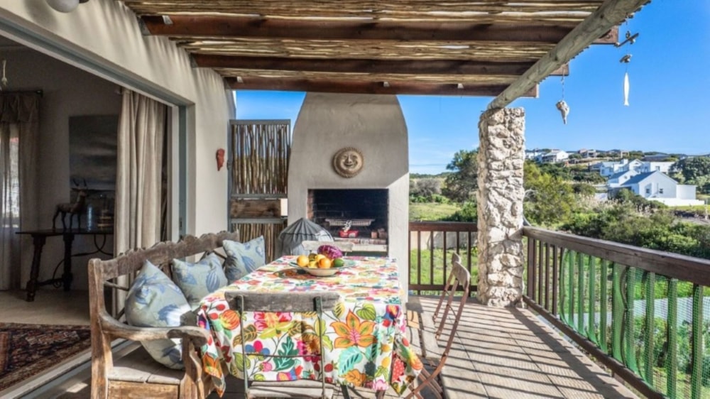 Double-storey house for sale in Stilbaai West - 1SR1711316 Double-storey house for sale in Stilbaai West - 1SR1711316