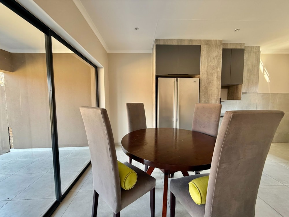 Townhouse for sale in Hexrivier Lifestyle Estate - 1RU1711370