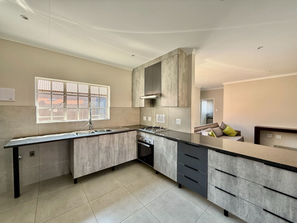 Townhouse for sale in Hexrivier Lifestyle Estate - 1RU1711370