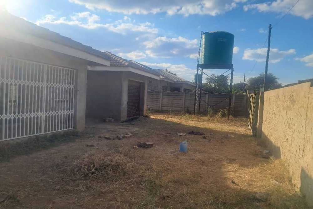 House for sale in Zimre Park, Zimbabwe - 3ZB1711420 House for sale in Zimre Park, Zimbabwe - 3ZB1711420