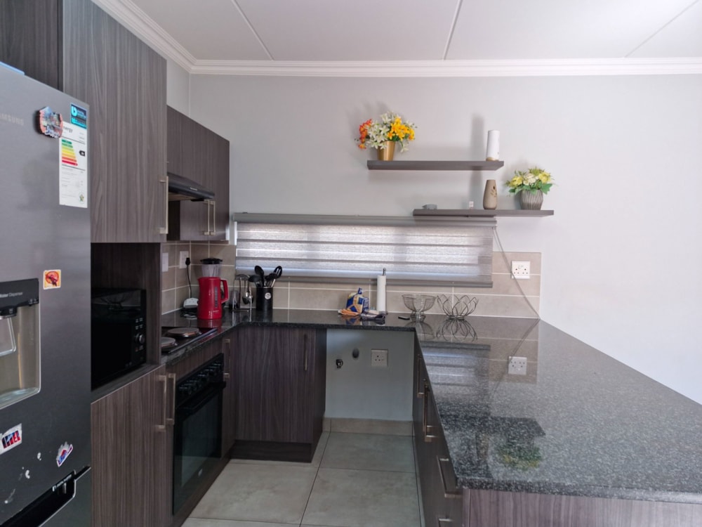 Security estate home to rent in Thatchfield - CNL1713961 Security estate home to rent in Thatchfield - CNL1713961