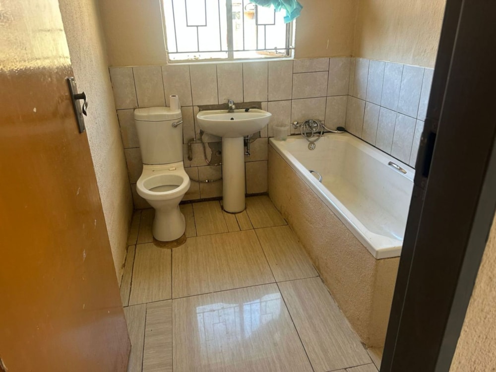 House for sale in Sebokeng Zone 17 - 1VT1711463 House for sale in Sebokeng Zone 17 - 1VT1711463