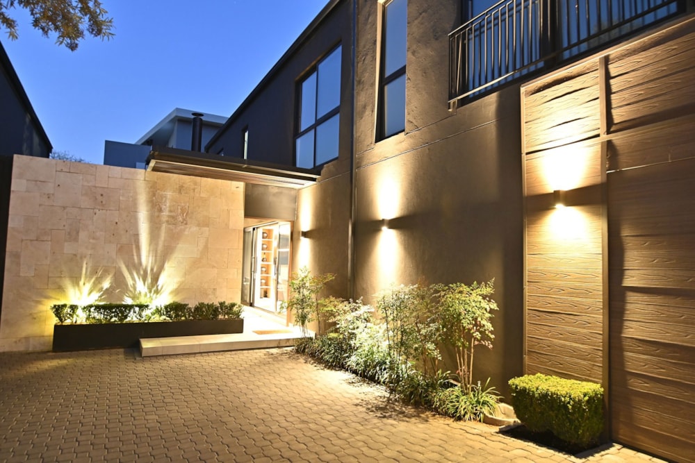 Townhouse for sale in Hyde Park, Sandton - HP1711461 Townhouse for sale in Hyde Park, Sandton - HP1711461