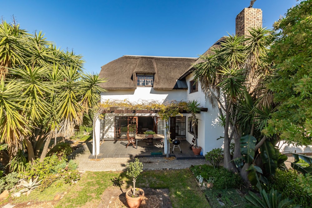 House to rent in Pinelands, Cape Town - RBL1711526 House to rent in Pinelands, Cape Town - RBL1711526