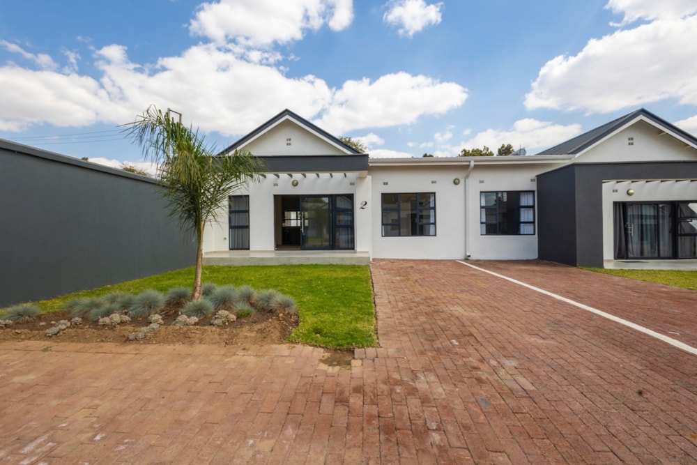 Security complex home for sale in Prospect, Zimbabwe - 3ZB1711544 Security complex home for sale in Prospect, Zimbabwe - 3ZB1711544