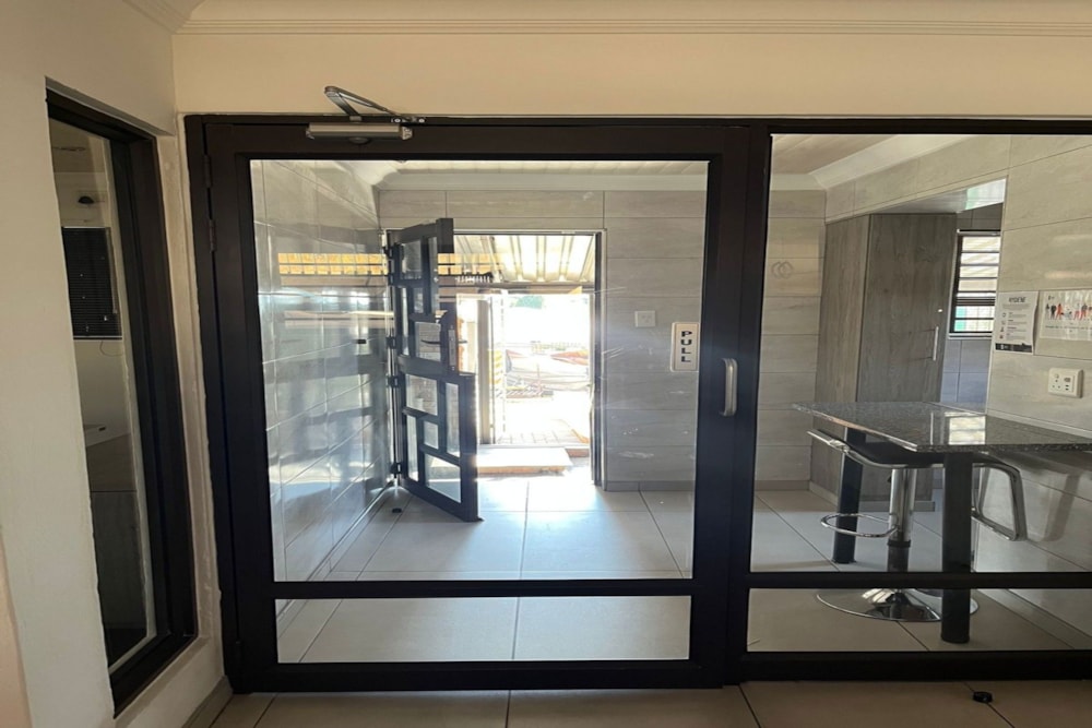 Commercial Building to rent in Model Park - 1WD1711639 Commercial Building to rent in Model Park - 1WD1711639