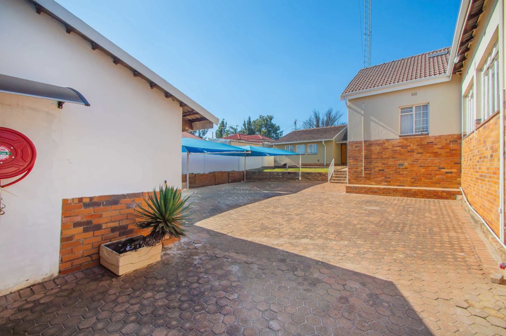 Commercial business sold in Krugersdorp (Mogale City) - 1KR1711680