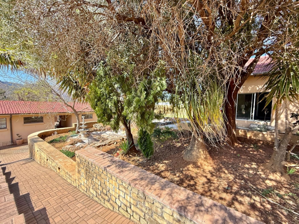 Guesthouse for sale in Olifantsnek - 1RU1711965