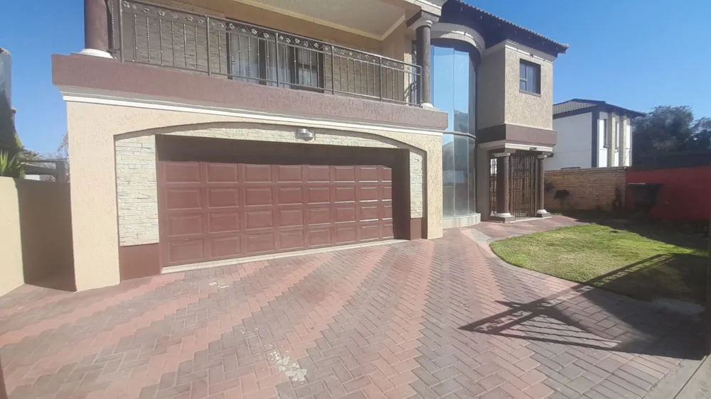 Double-storey house for sale in Vanderbijlpark SE 3 - 1VT1711771
