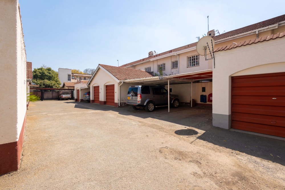 Townhouse for sale in Upper Avenues, Zimbabwe - 3ZB1712916 Townhouse for sale in Upper Avenues, Zimbabwe - 3ZB1712916