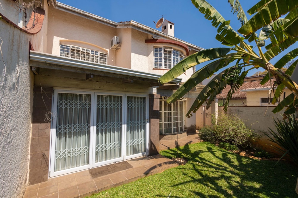 Townhouse for sale in Upper Avenues, Zimbabwe - 3ZB1712916 Townhouse for sale in Upper Avenues, Zimbabwe - 3ZB1712916