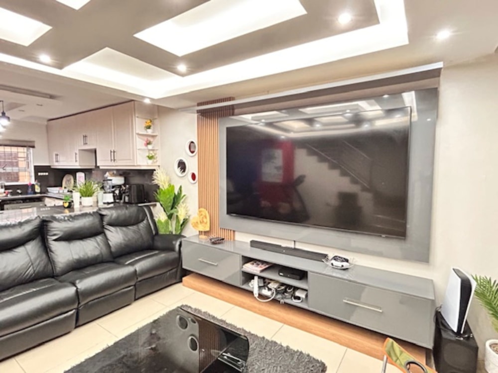 Double-storey apartment to rent in Meer en See - 1RY1711763