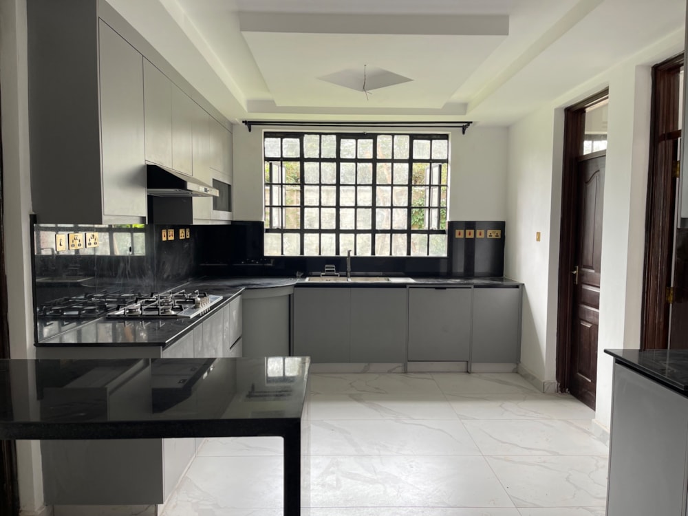 Double-storey house let in Karen, Kenya - 3KE1712172