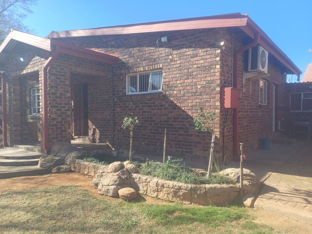 House for sale in Schweizer-Reneke - 1KJ1712061