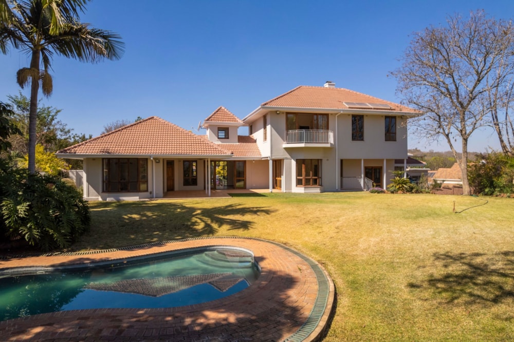 Double-storey house for sale in Borrowdale Brooke, Zimbabwe - 3ZB1712317