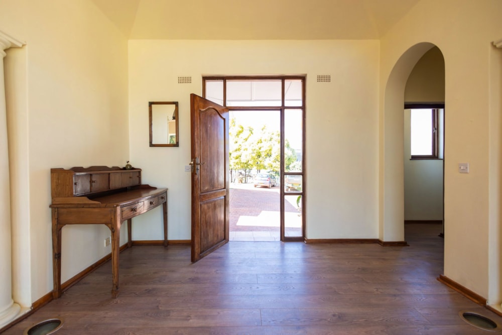 Double-storey house for sale in Borrowdale Brooke, Zimbabwe - 3ZB1712317