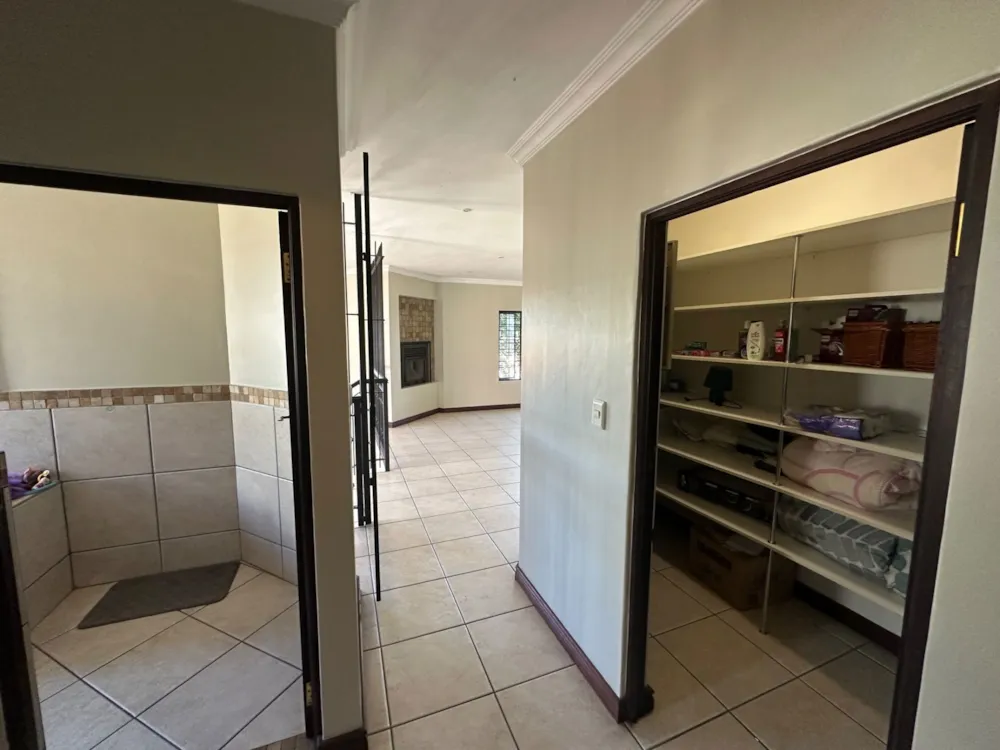 House let in Waterkloof Ridge - PTL1728996 House let in Waterkloof Ridge - PTL1728996