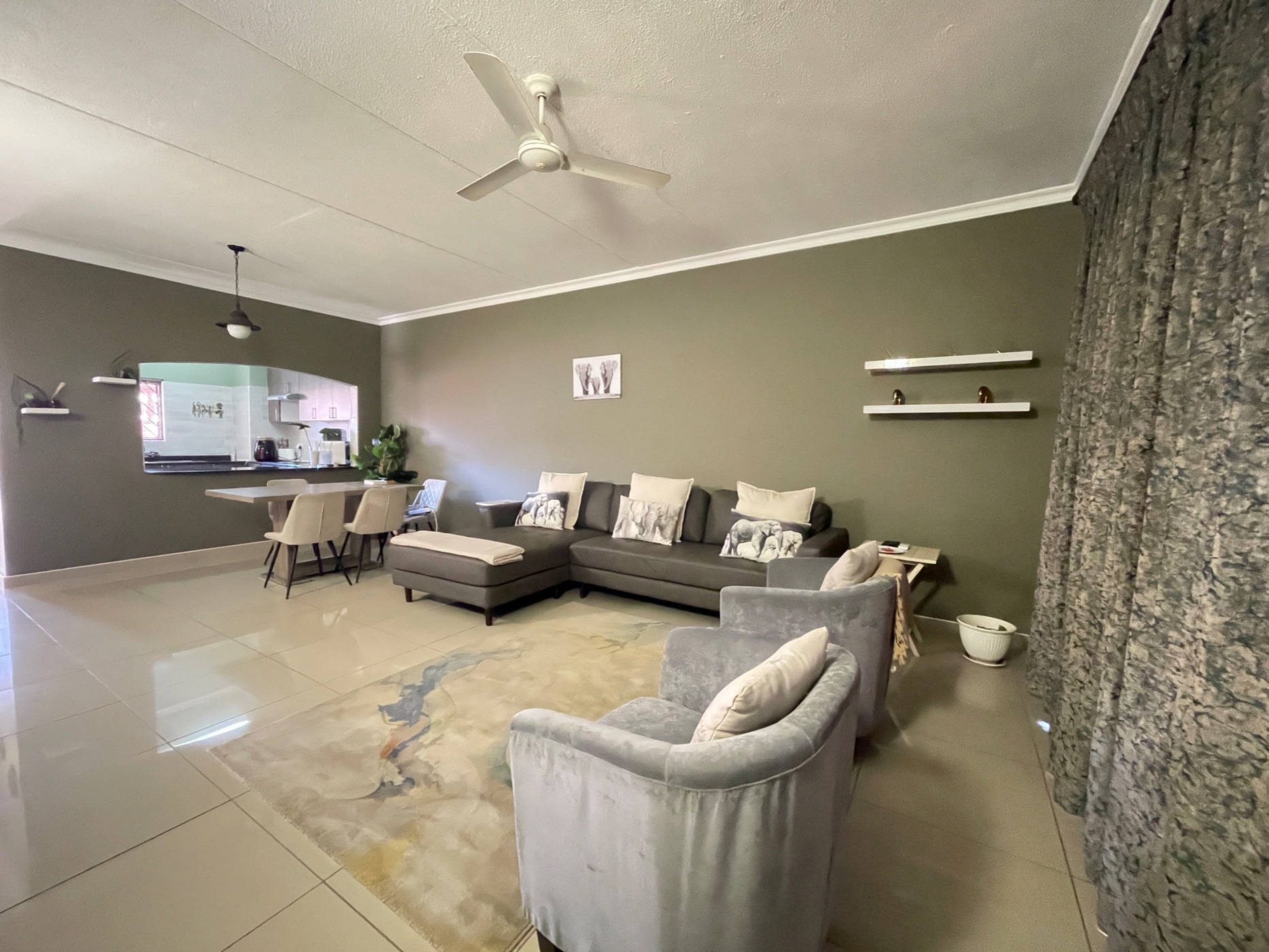 Apartment let in Phakalane, Botswana - 3BO1712349