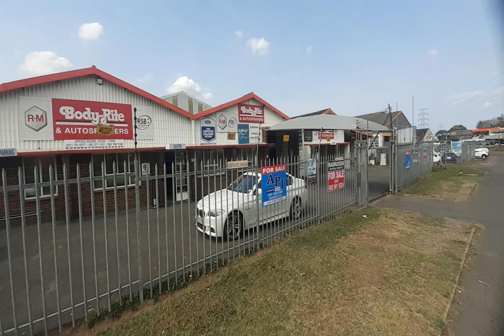 Commercial industrial property for sale in Pinetown North Industria - 1WP1712484 Commercial industrial property for sale in Pinetown North Industria - 1WP1712484