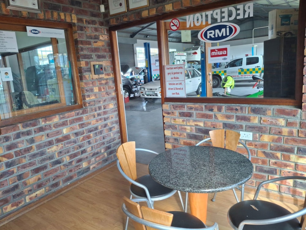 Commercial industrial property for sale in Graaff-Reinet - 1KK1712658 Commercial industrial property for sale in Graaff-Reinet - 1KK1712658