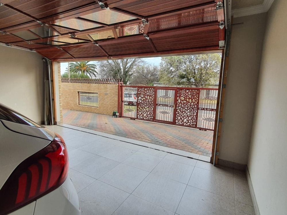 Double-storey house for sale in Boksburg South - BOK1712643 Double-storey house for sale in Boksburg South - BOK1712643