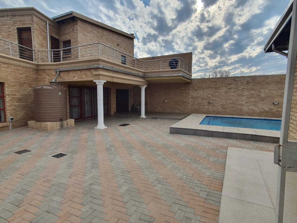 Double-storey house for sale in Boksburg South - BOK1712643 Double-storey house for sale in Boksburg South - BOK1712643