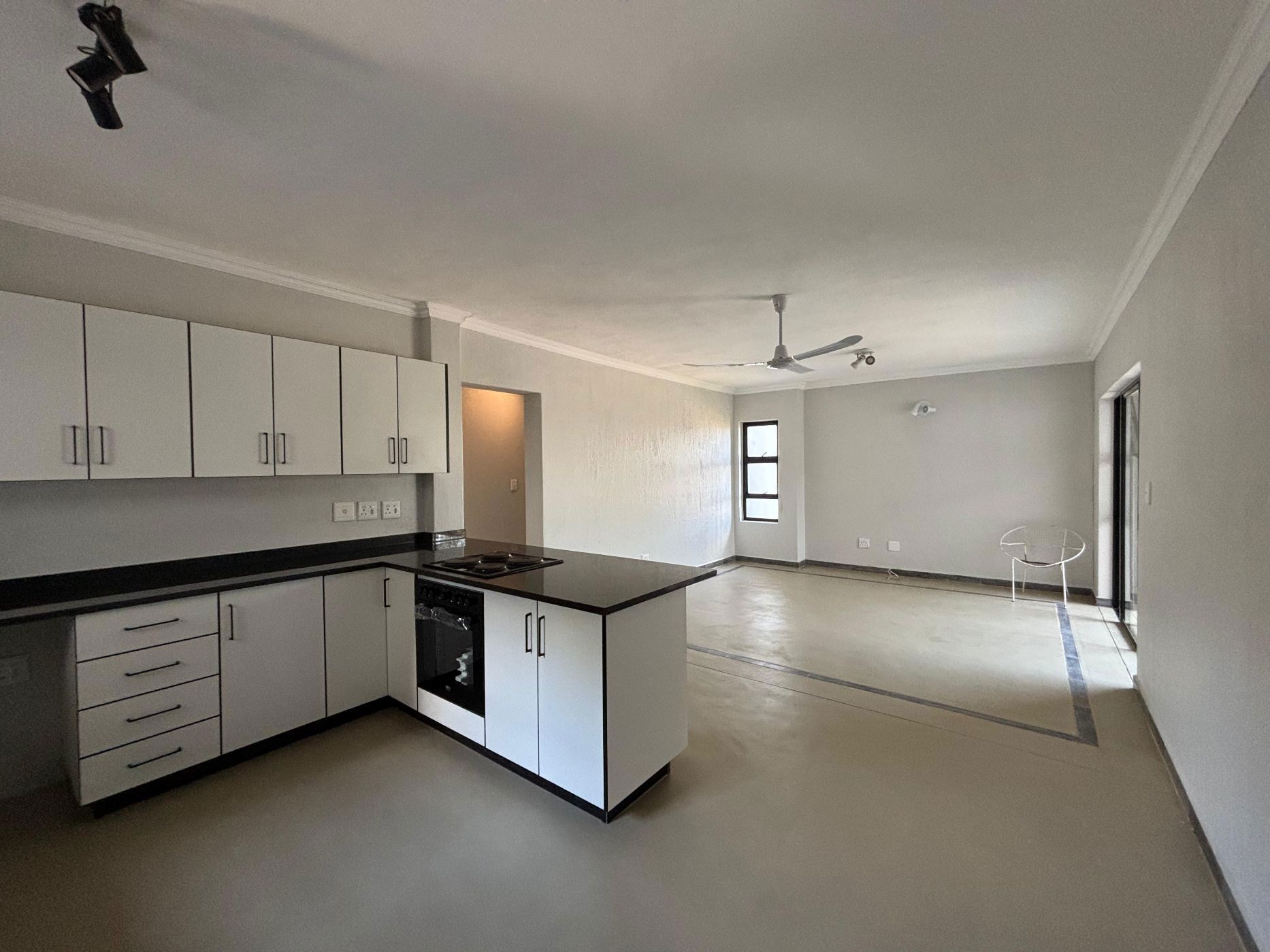 Apartment for sale in Hoedspruit - 1HS1712685