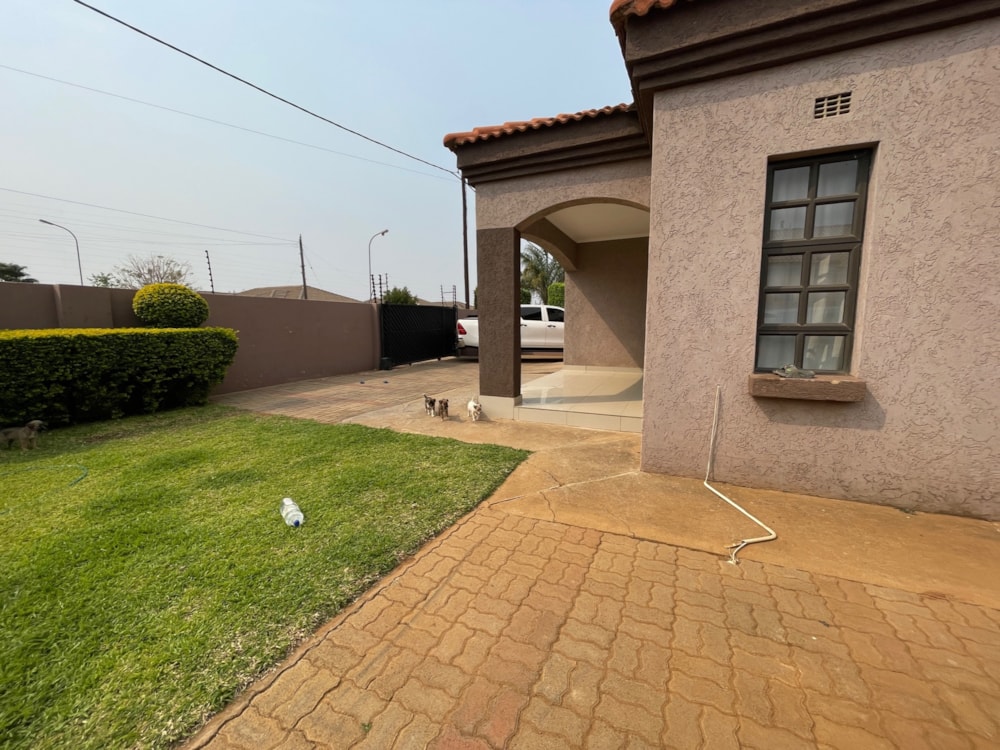 House to rent in Phakalane, Botswana - 3BO1712662
