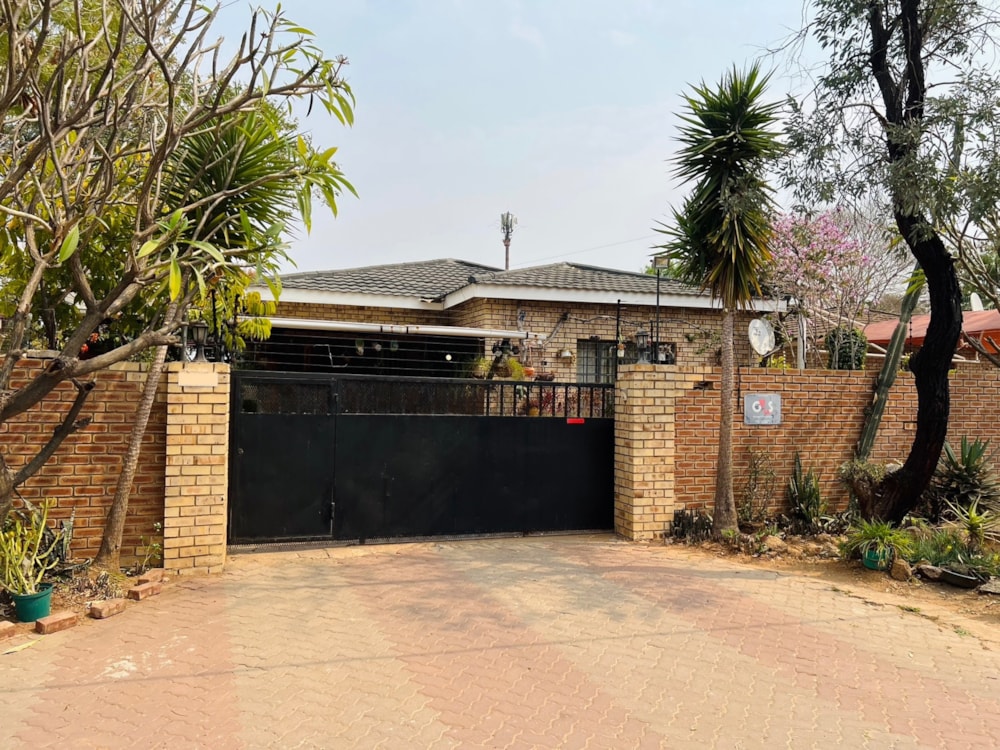 House for sale in Block 6, Botswana - 3BO1712665