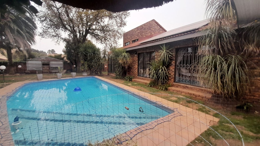 House for sale in Vanderbijlpark SE 3 - 1VT1712772