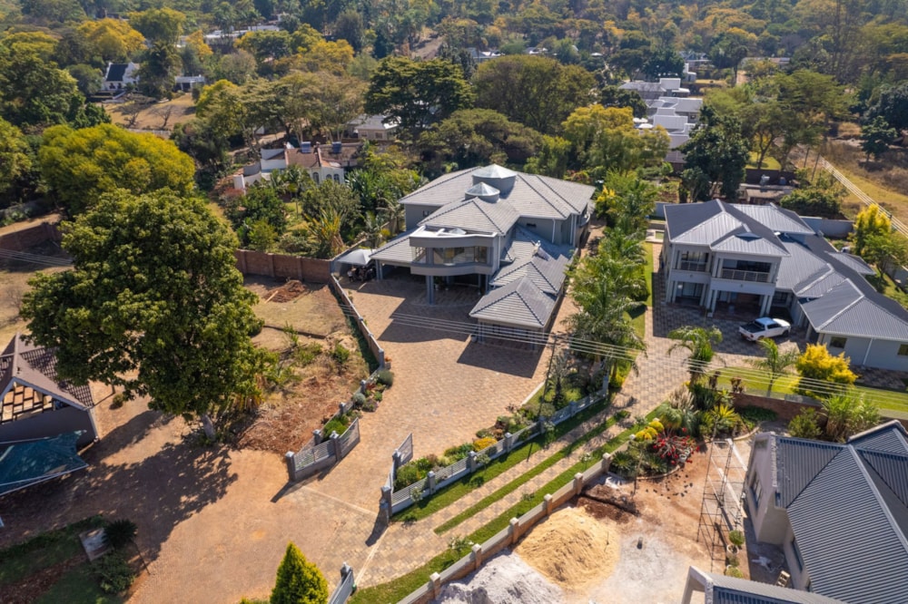 Double-storey apartment for sale in Borrowdale Brooke, Zimbabwe - 3ZB1712686