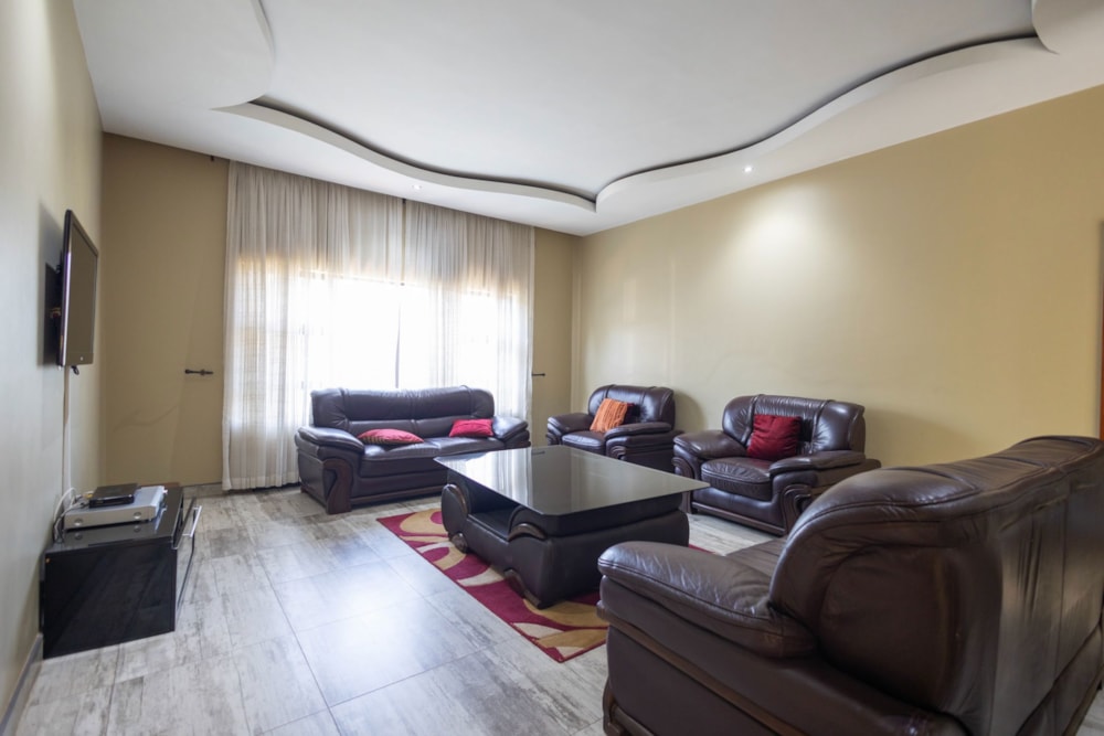 Double-storey apartment for sale in Borrowdale Brooke, Zimbabwe - 3ZB1712686