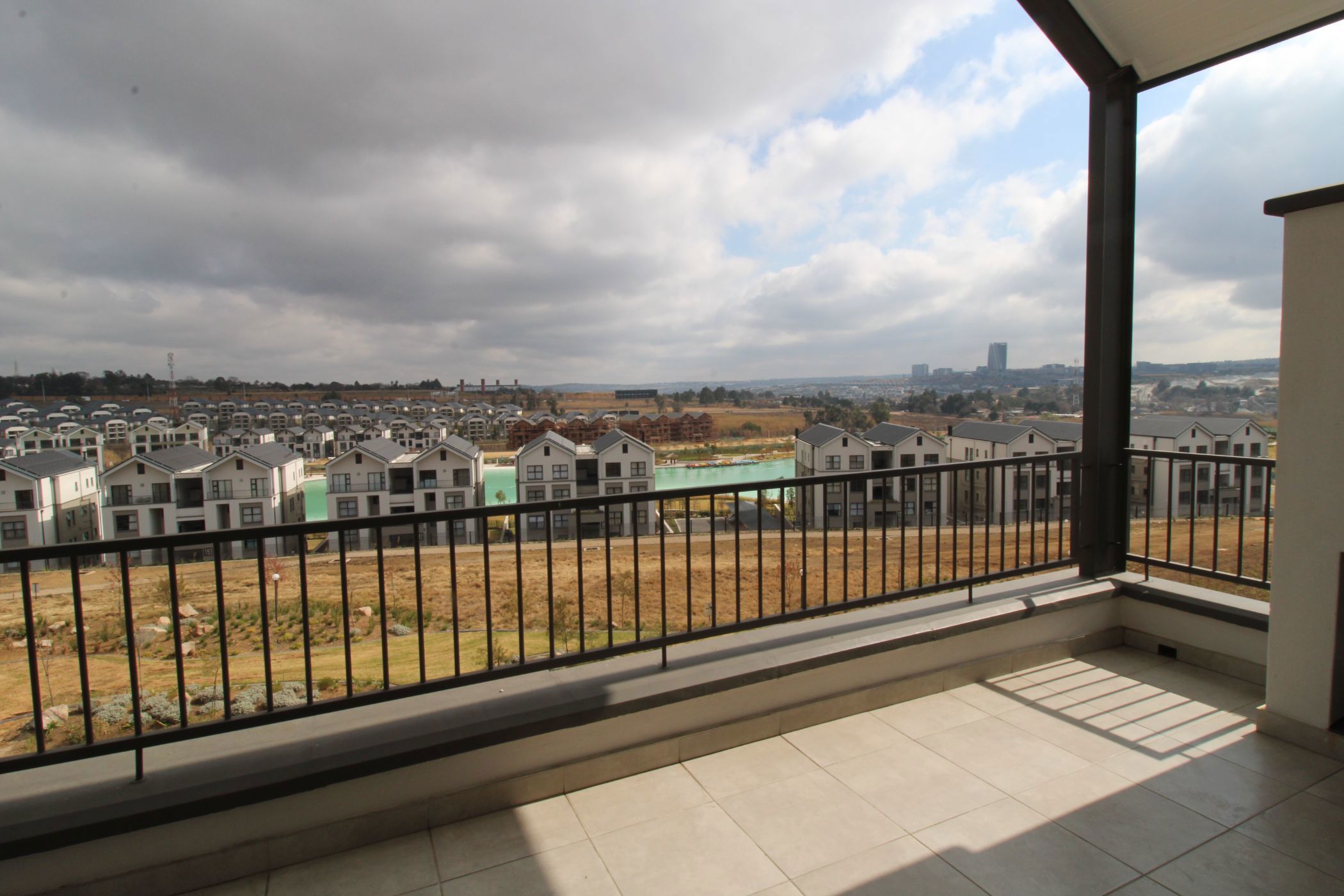 Apartment to rent in Waterfall, Midrand - MDL1712795