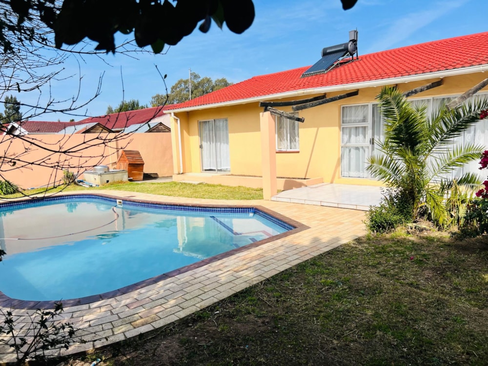 House for sale in King Williams Town (Qonce) - 1MH1712801