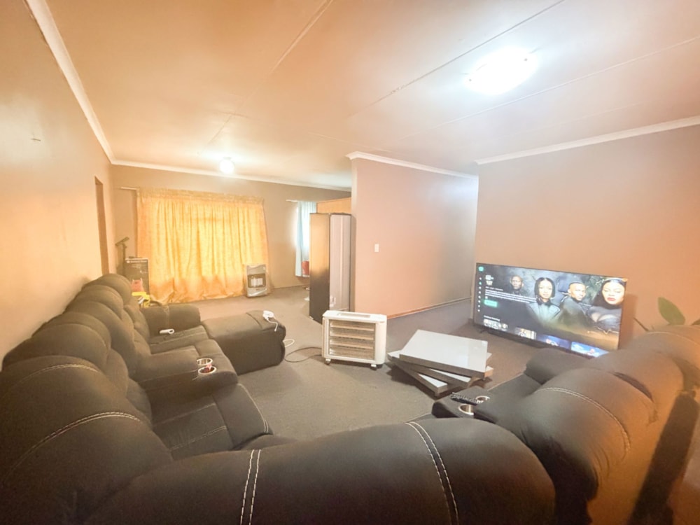 House for sale in Harrismith - 1BTH1712816