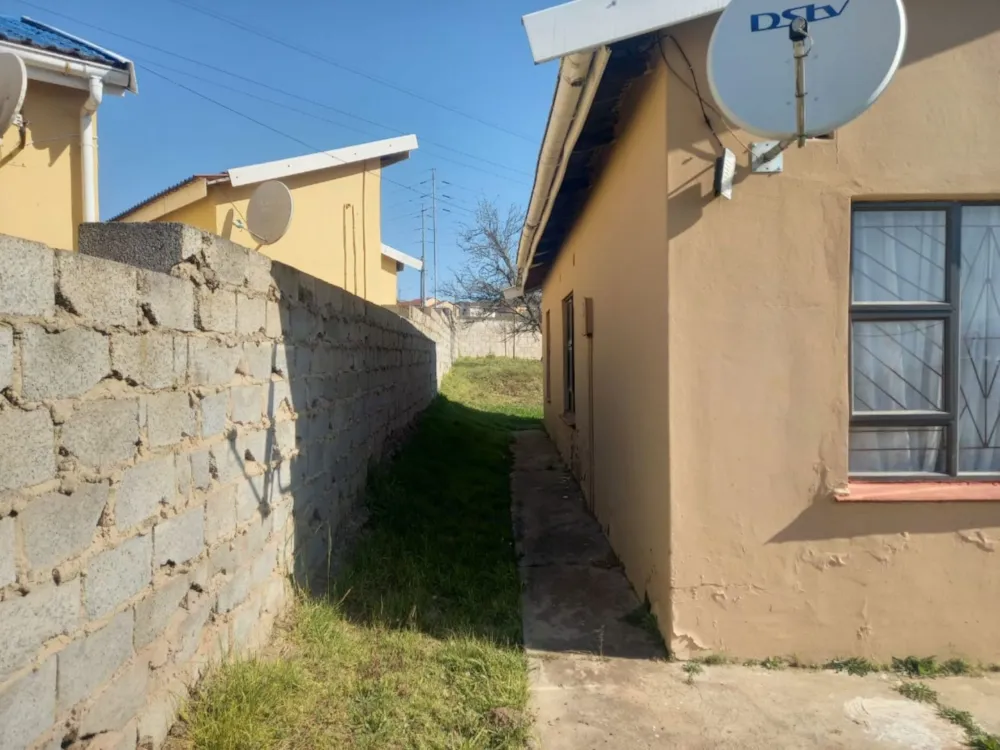 House let in Mbuqu - 1MH1712852