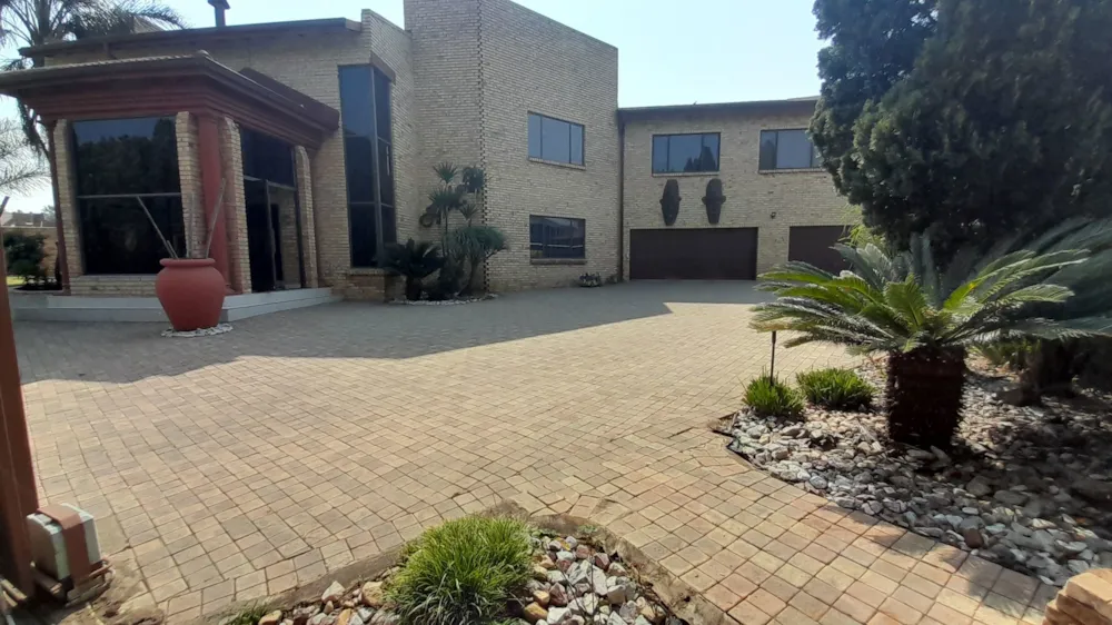 Double-storey house for sale in Vanderbijlpark SE 3 - 1VT1713117