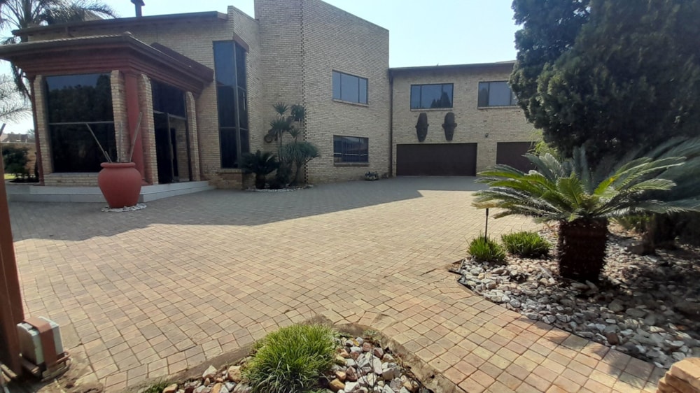 Double-storey house for sale in Vanderbijlpark SE 3 - 1VT1713117