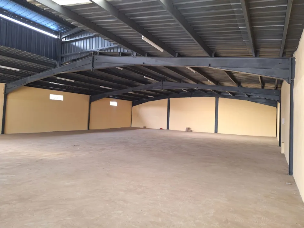 Commercial Building let in Matola Rio, Mozambique - 3MQ1712979