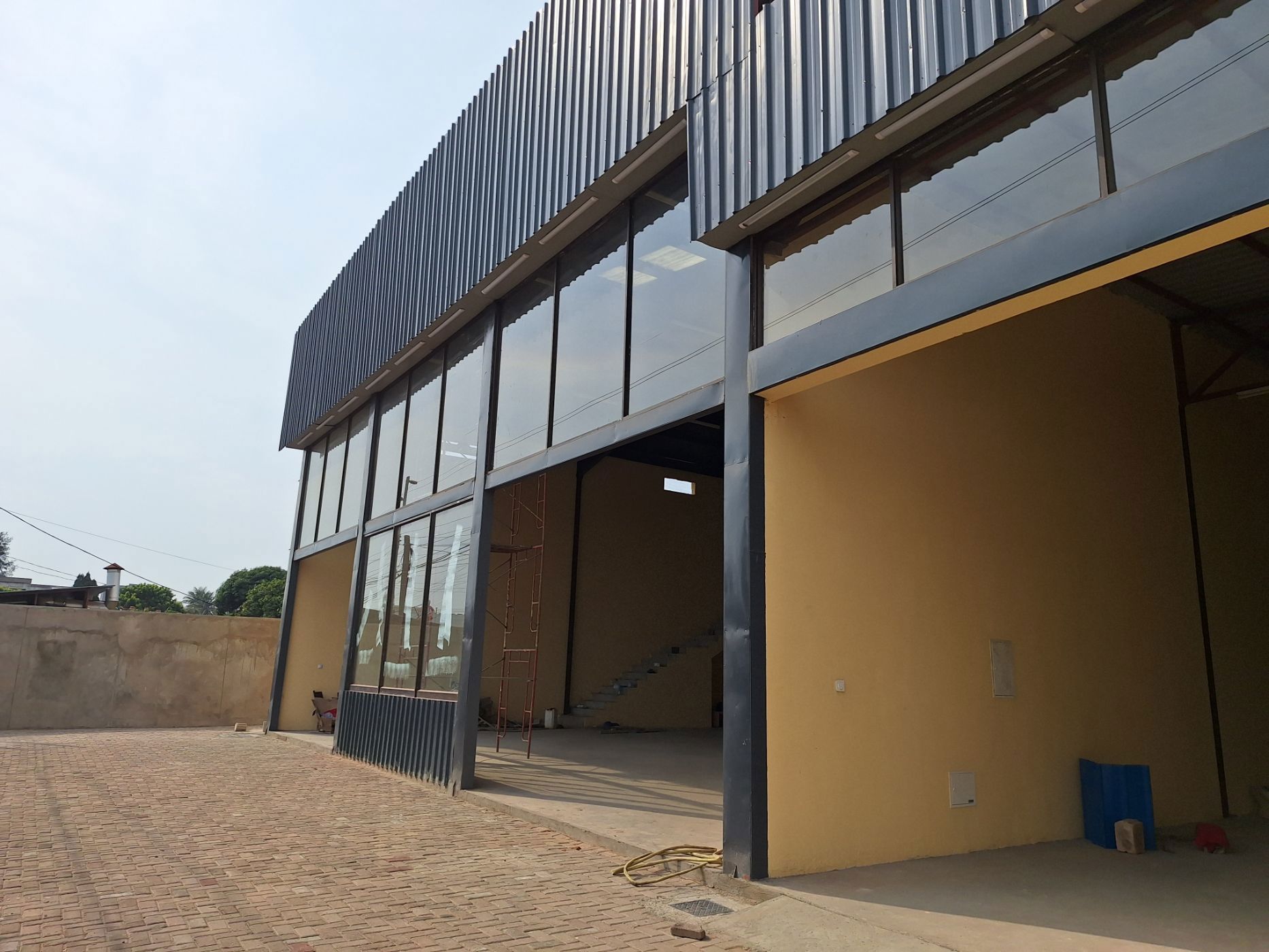 Commercial Building to rent in Matola Rio, Mozambique - 3MQ1712979