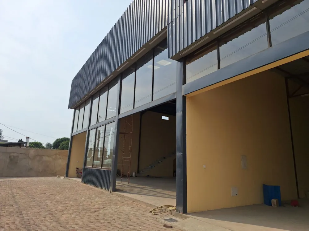 Commercial Building let in Matola Rio, Mozambique - 3MQ1712979