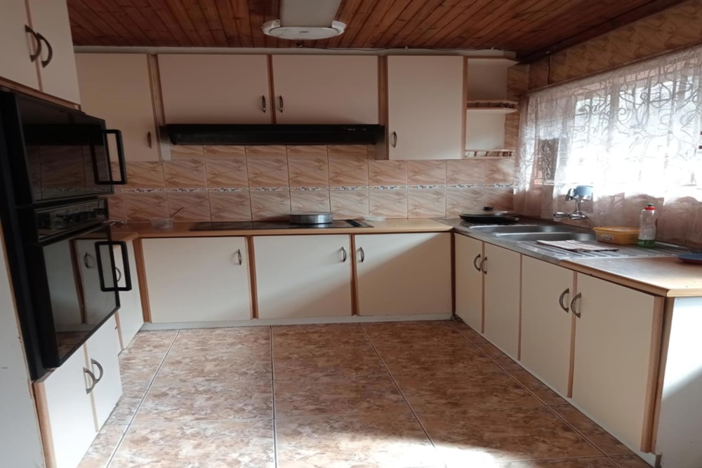 Double-storey house for sale in Chatsworth, KwaZulu-Natal - 1WP1712944