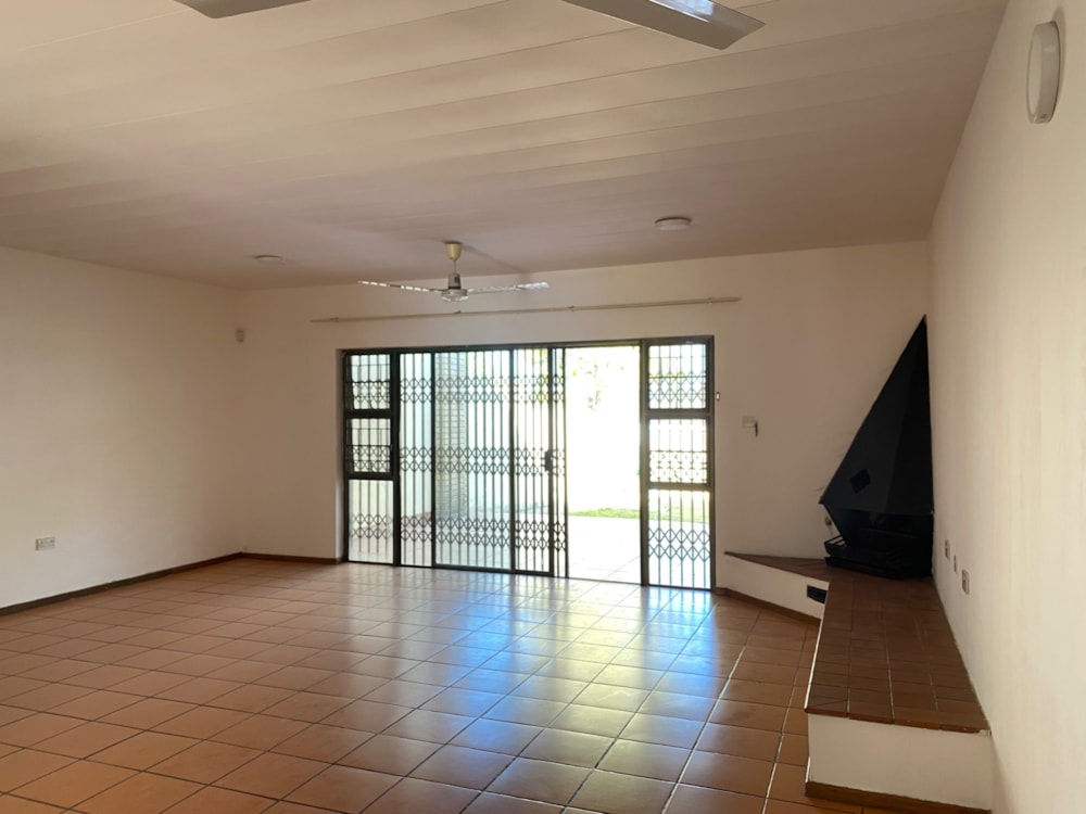 Security complex home to rent in Broadhurst, Botswana - 3BO1709916 Security complex home to rent in Broadhurst, Botswana - 3BO1709916