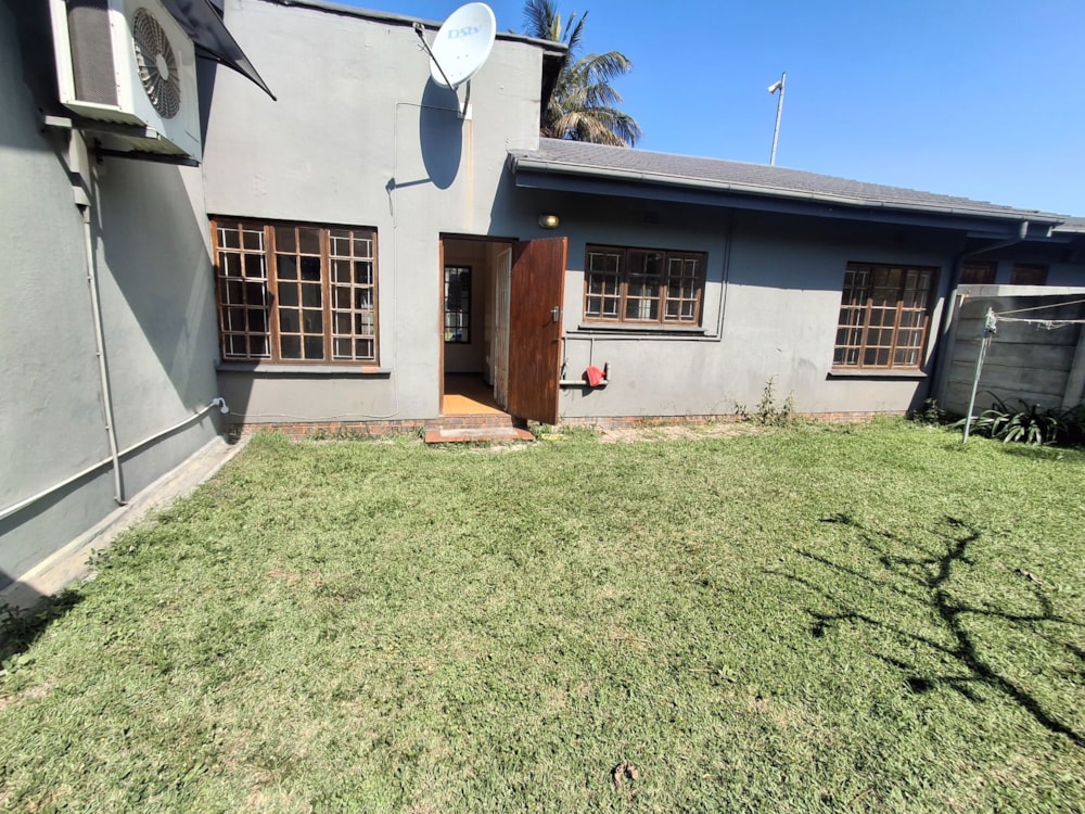 Security complex home to rent in Arboretum, Richards Bay - 1RY1712596 Security complex home to rent in Arboretum, Richards Bay - 1RY1712596