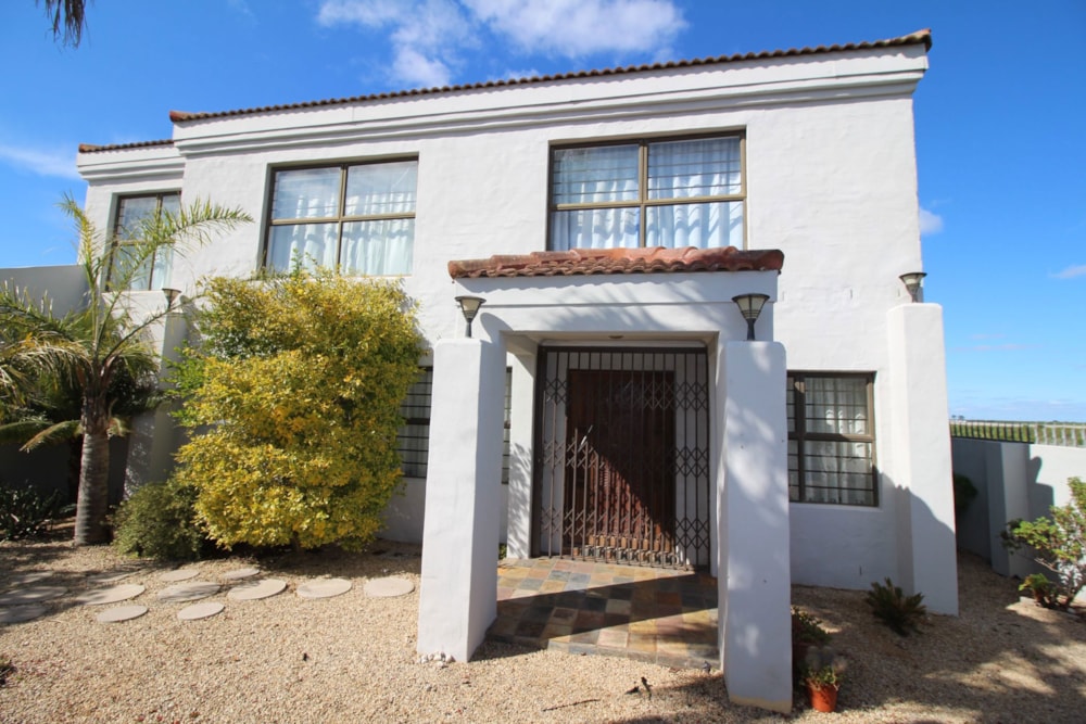 Double-storey house for sale in Port Owen - LA1684404