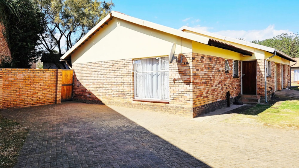 Townhouse for sale in Lydenburg (Mashishing) - 1LY1707514