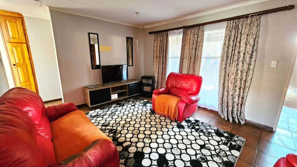 Townhouse for sale in Lydenburg (Mashishing) - 1LY1707514 Townhouse for sale in Lydenburg (Mashishing) - 1LY1707514