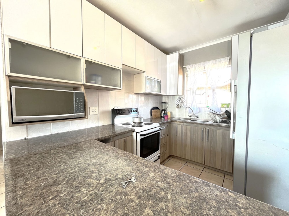 Townhouse for sale in Bendor Park - 1PS1712313