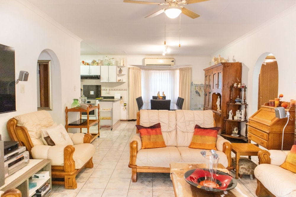 Townhouse for sale in Amanzimtoti - 1WB1692454 Townhouse for sale in Amanzimtoti - 1WB1692454